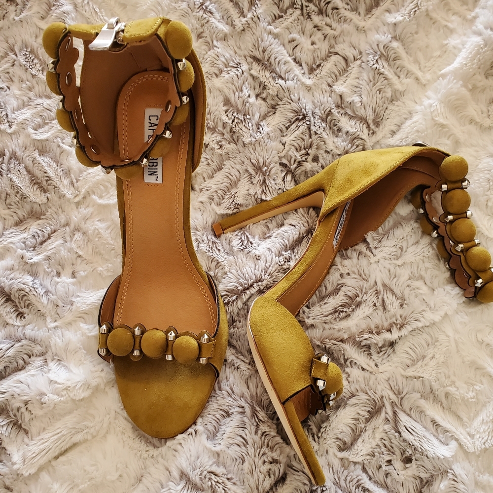 Brand new, never worn high heels